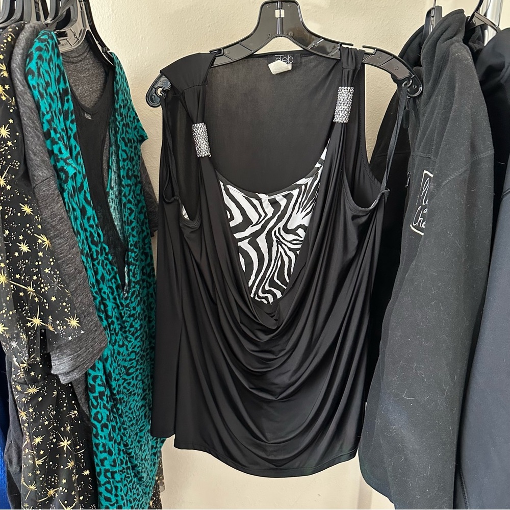 Debs Black Zebra Print Women's Top (2XL) 🌻